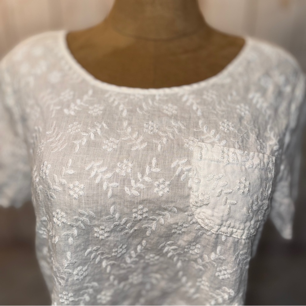 Sigrid Olsen White Linen Textured Short Sleeve Top, Sz M, embroidered front​ - Picture 2 of 9